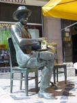 Cafe A Brasileira - najbolj znan kafic v Lizboni s kipom Fernanda Pessoe.